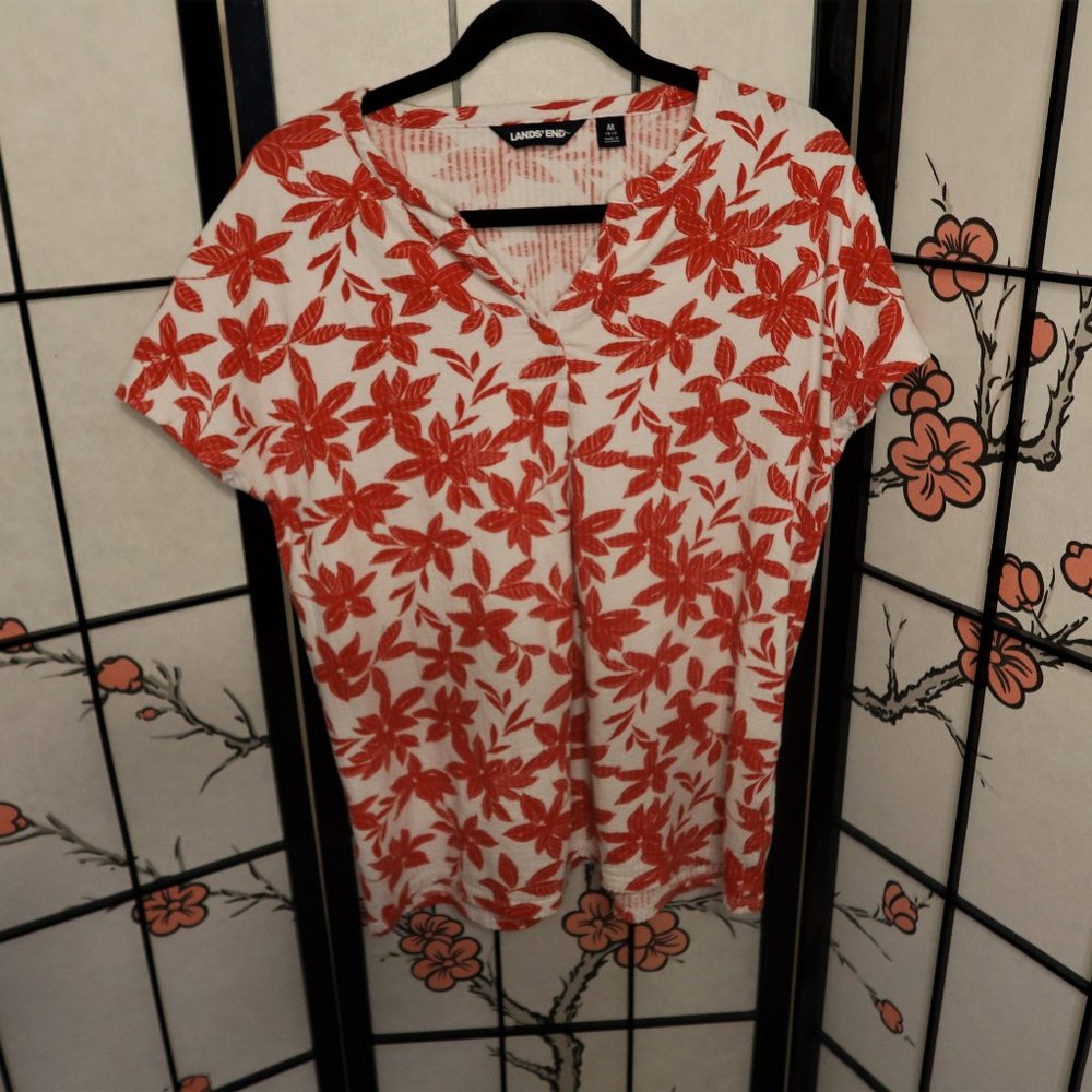 Land's End White Red Floral Thick T-shirt Size Medium